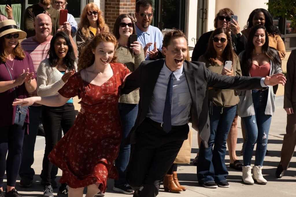 annalise basso, tom hiddleston, life of chuck, review, mike flanagan