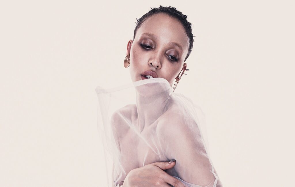 FKA Twigs, artista detrás de una de las novedades musicales de este viernes 14 de noviembre.