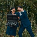 Margarita y Cucho, personajes principales de "Lo que no se dijo", promocionando su línea de teléfonos celulares.
