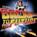 Banner promocional de "Volver al futuro".