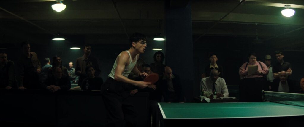 hombre jugando ping-pong