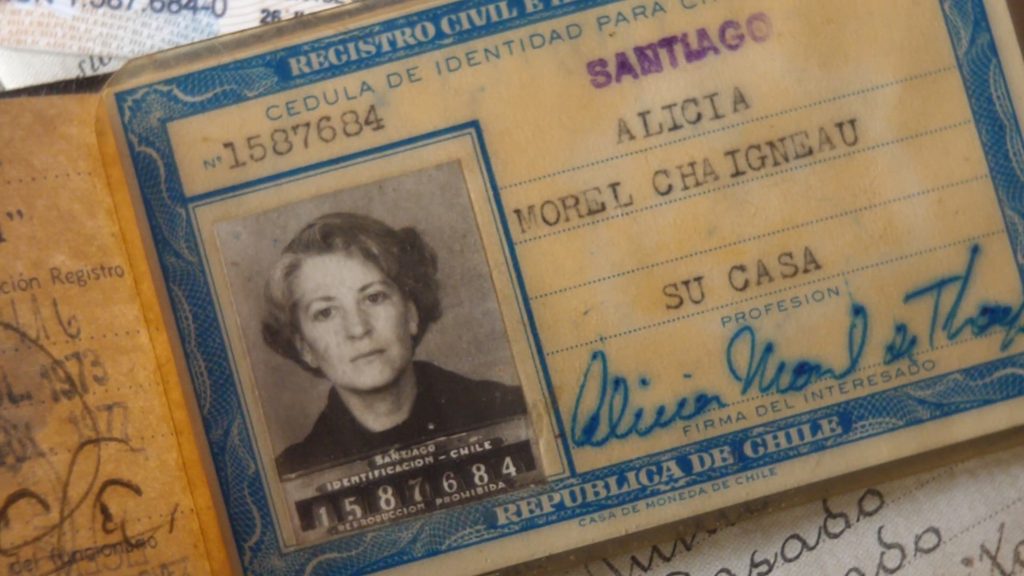 Cédula de identidad de Alicia Morel, mostrado en la película.